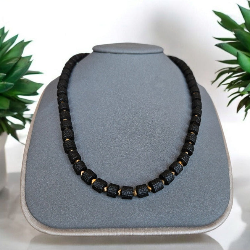 Gleam necklace