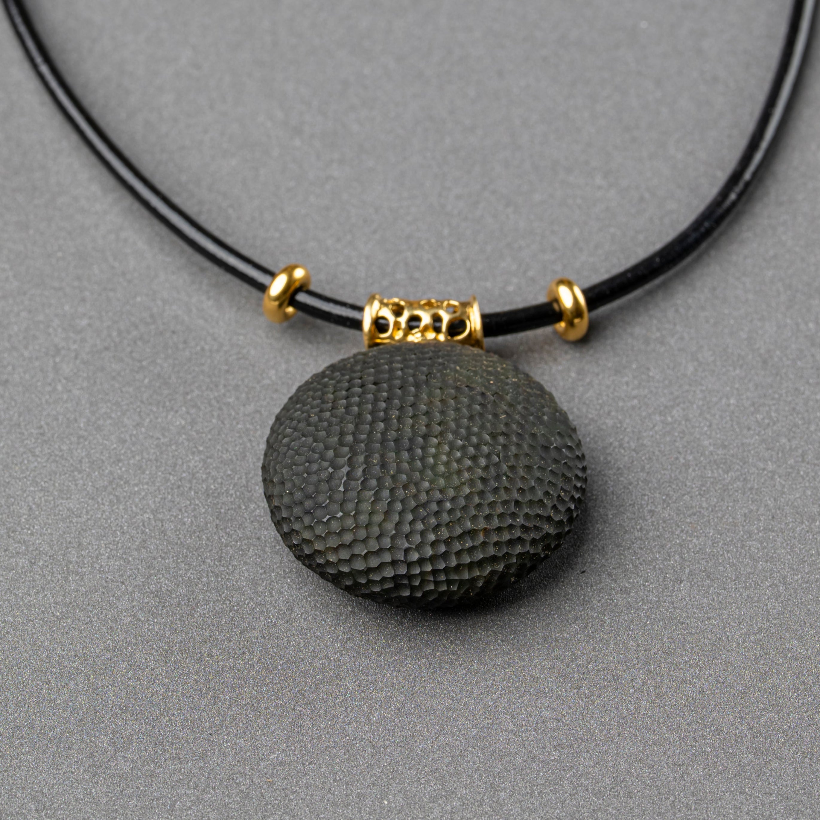 Dark Harmony necklace and bracelet set