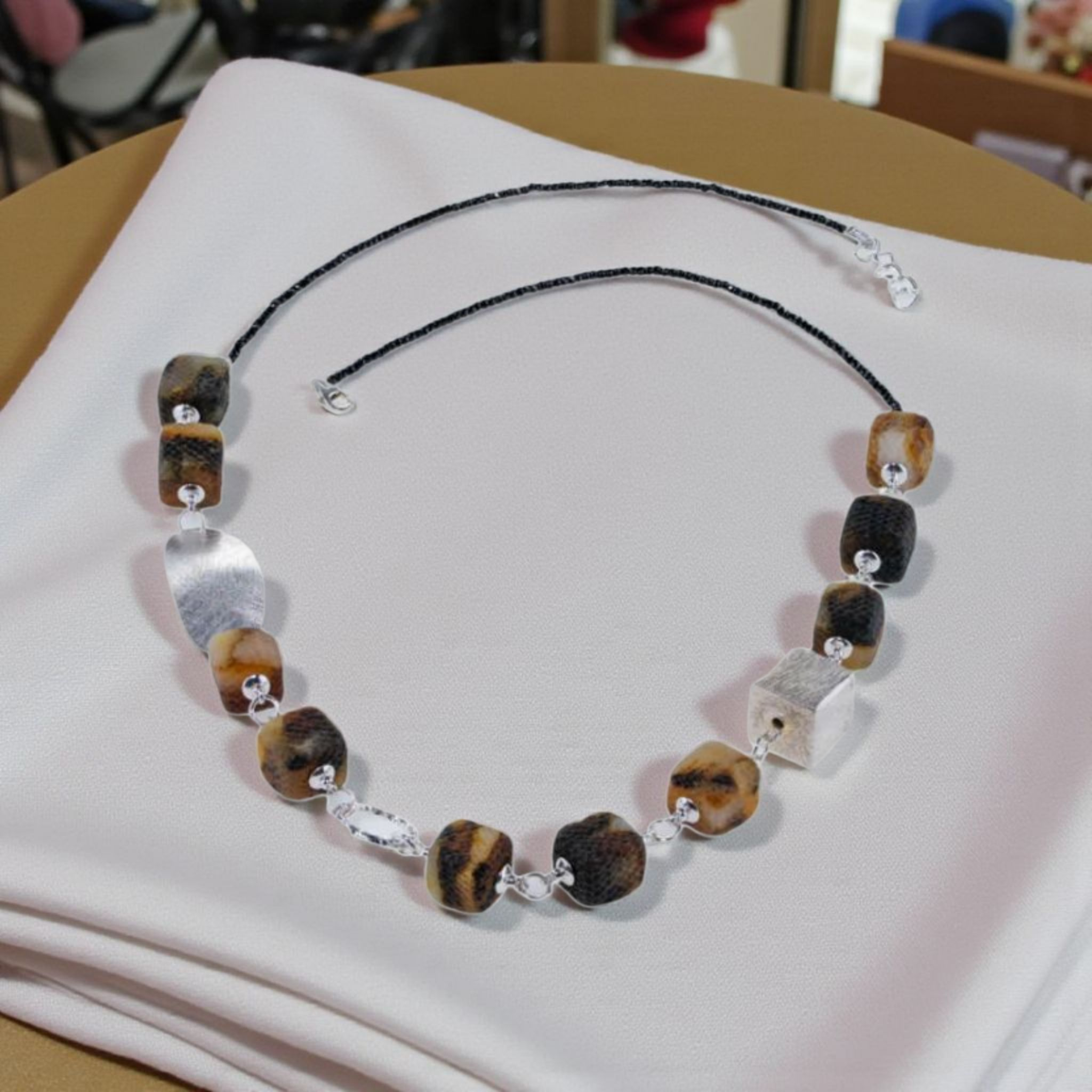 Honeytia - Necklace