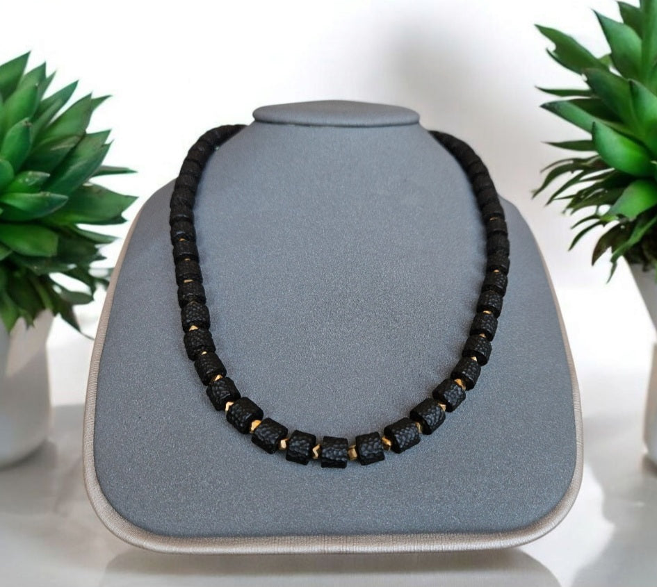 Gleam necklace