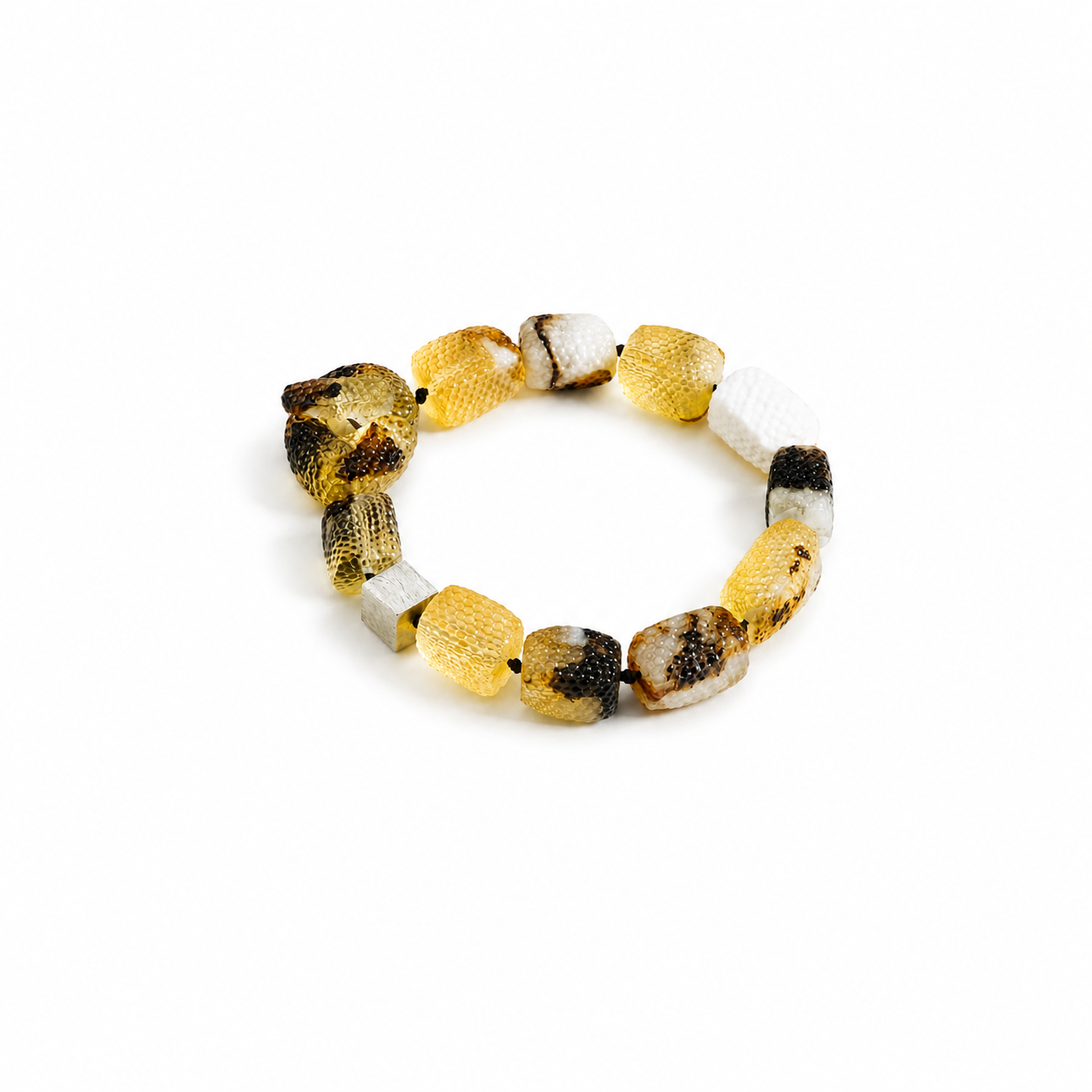 Vigelea Baltic amber bracelet in lemon and cream amber — handcrafted in Lithuania by AMBER999 — Baltijos gintaro papuošalai, rankų darbas Lietuvoje